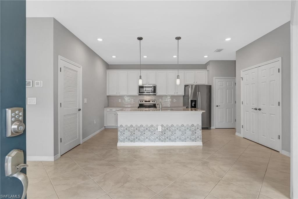 RIVERSIDE AVENUE VILLAS - Residential