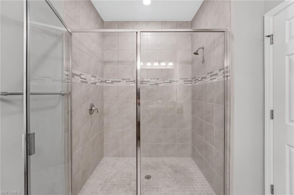 RIVERSIDE AVENUE VILLAS - Residential