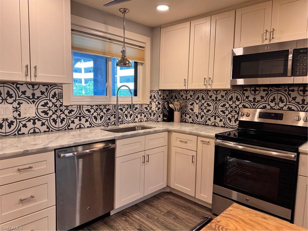 CENTRE COURT CONDO - Residential