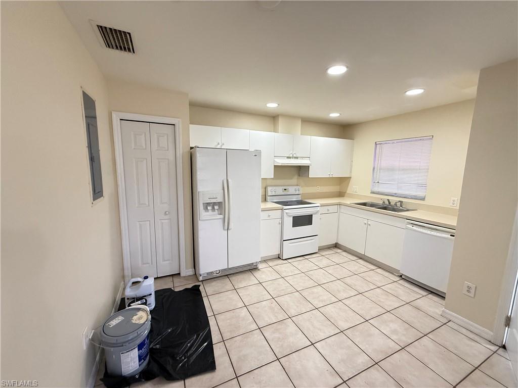 LEHIGH ESTATES - Residential Lease