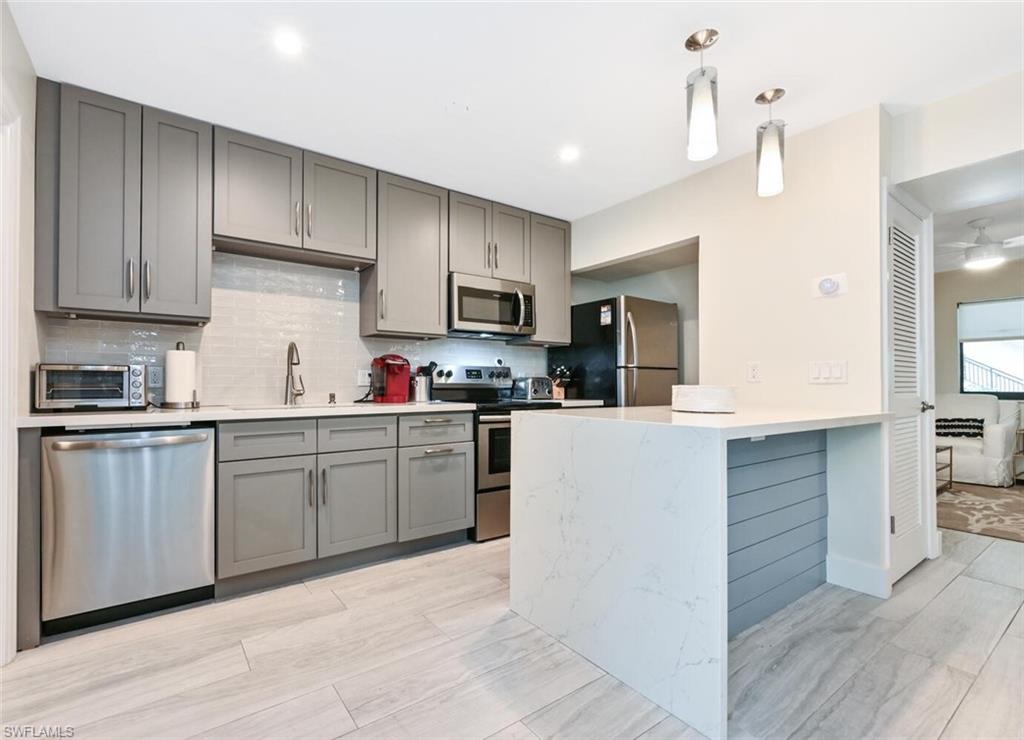 HIDDEN LAKE VILLAS - Residential Lease