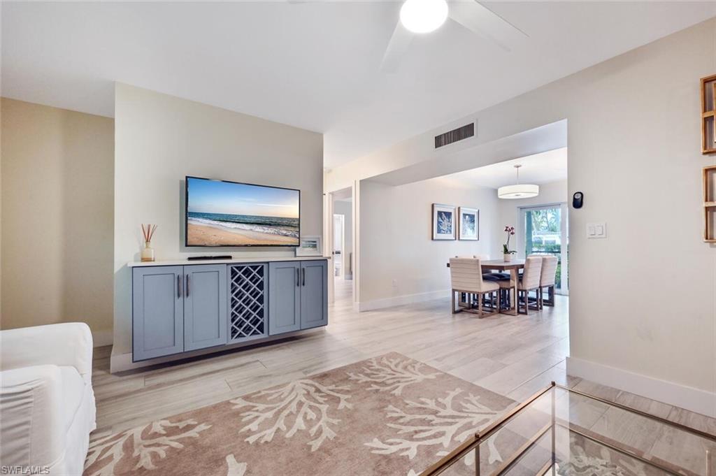 HIDDEN LAKE VILLAS - Residential Lease