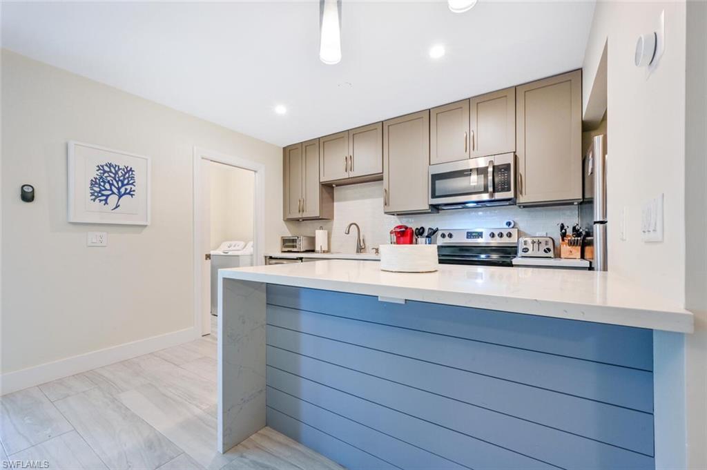 HIDDEN LAKE VILLAS - Residential Lease