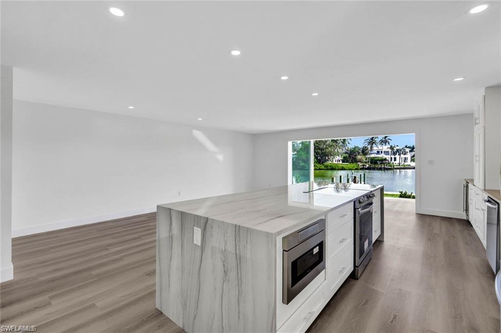 AMBASSADOR CLUB - Residential