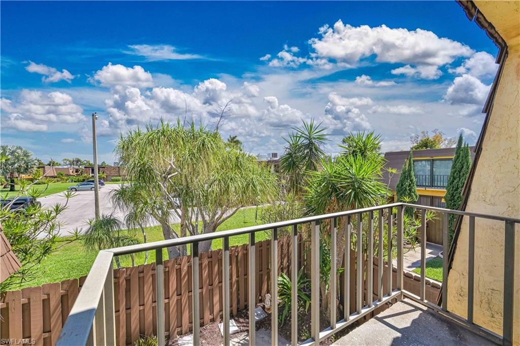 PARKWOODS TOWNHOUSE COMMUNITY - Residential