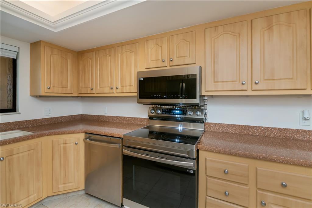 WINDJAMMER VILLAGE AT THE LAND - Residential