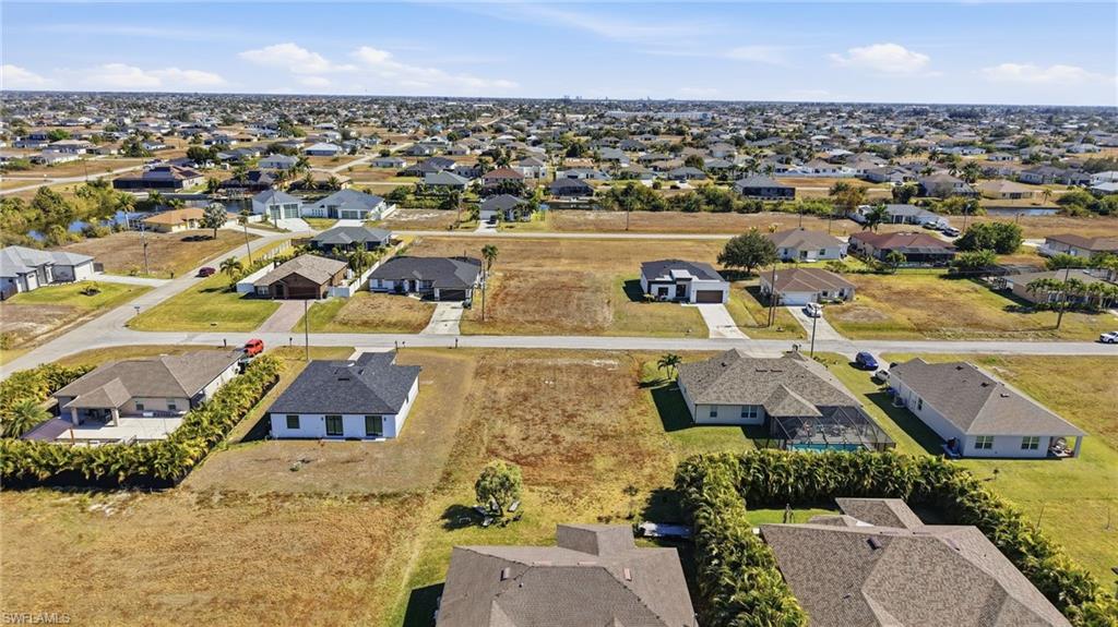 CAPE CORAL - Land