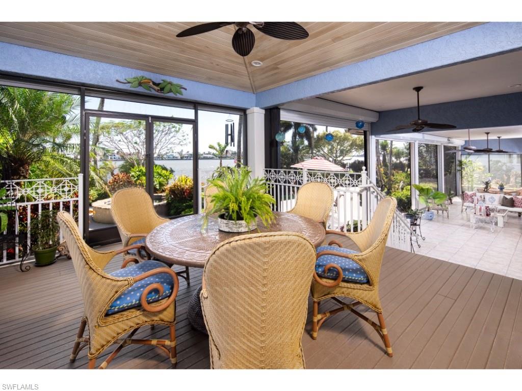 AQUALANE SHORES - Residential