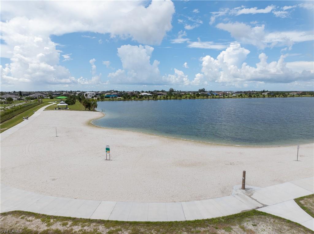 CAPE CORAL - Land