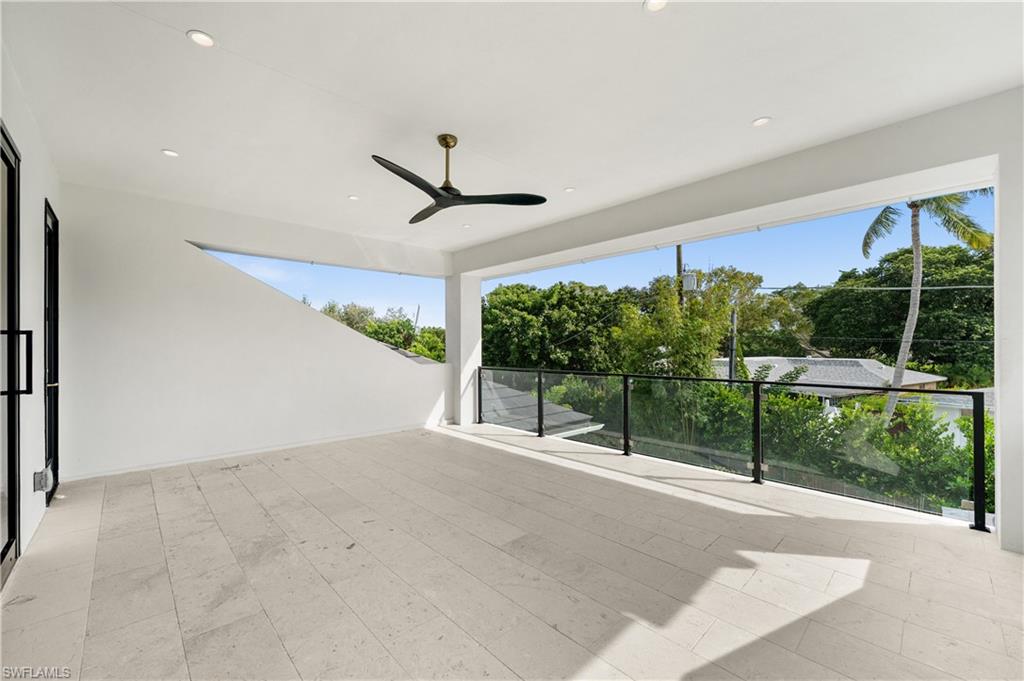 LAKE PARK - Residential