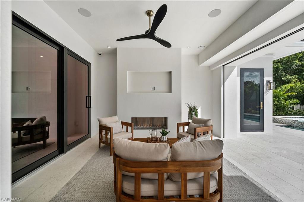 LAKE PARK - Residential