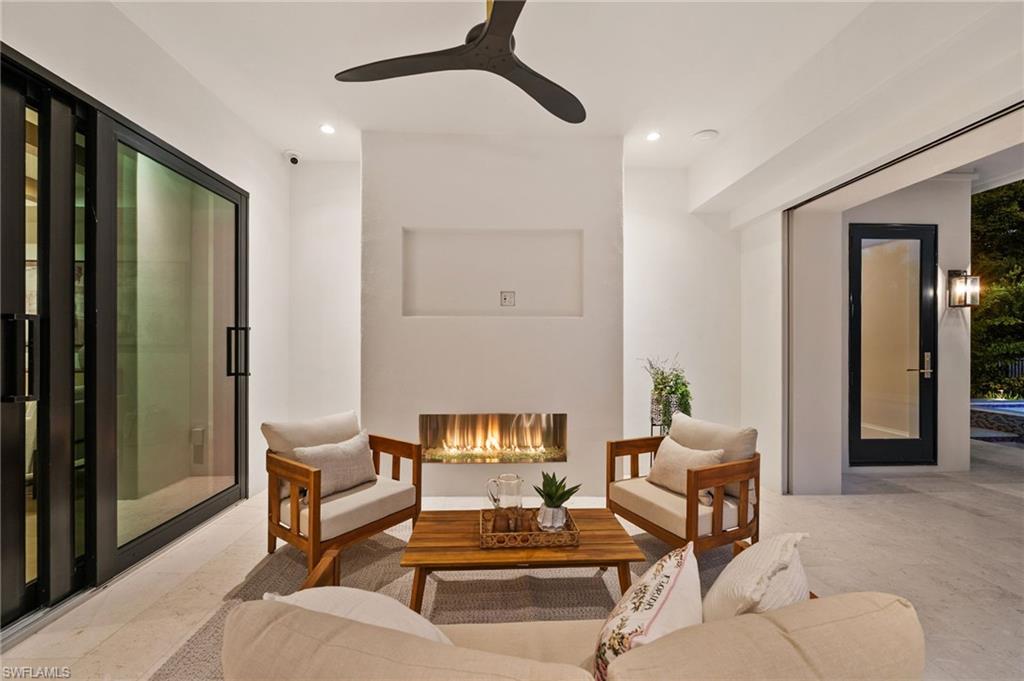 LAKE PARK - Residential