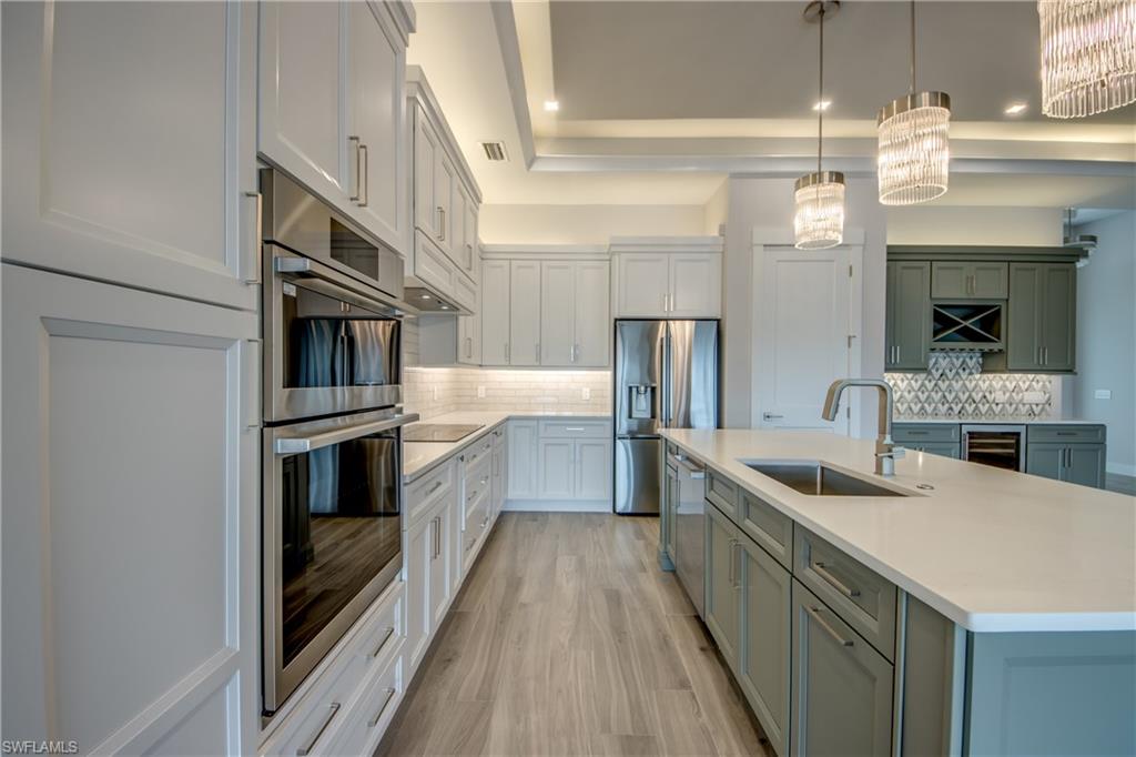 YACHT CLUB - Residential