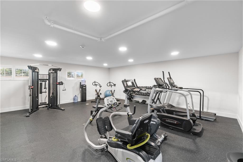 HARBORSIDE WEST - Residential