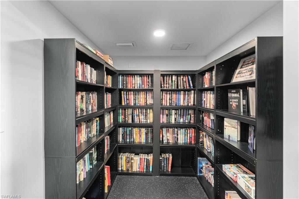 HARBORSIDE WEST - Residential