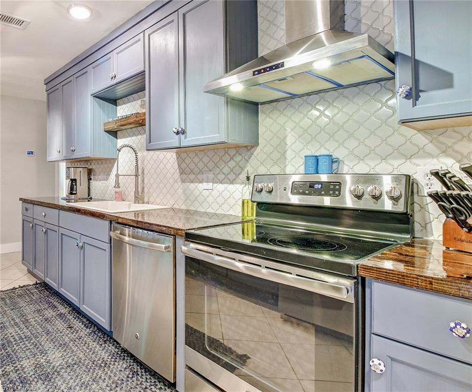 SAN CARLOS PARK - Residential