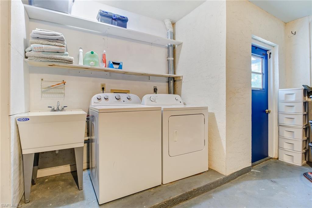 SAN CARLOS PARK - Residential