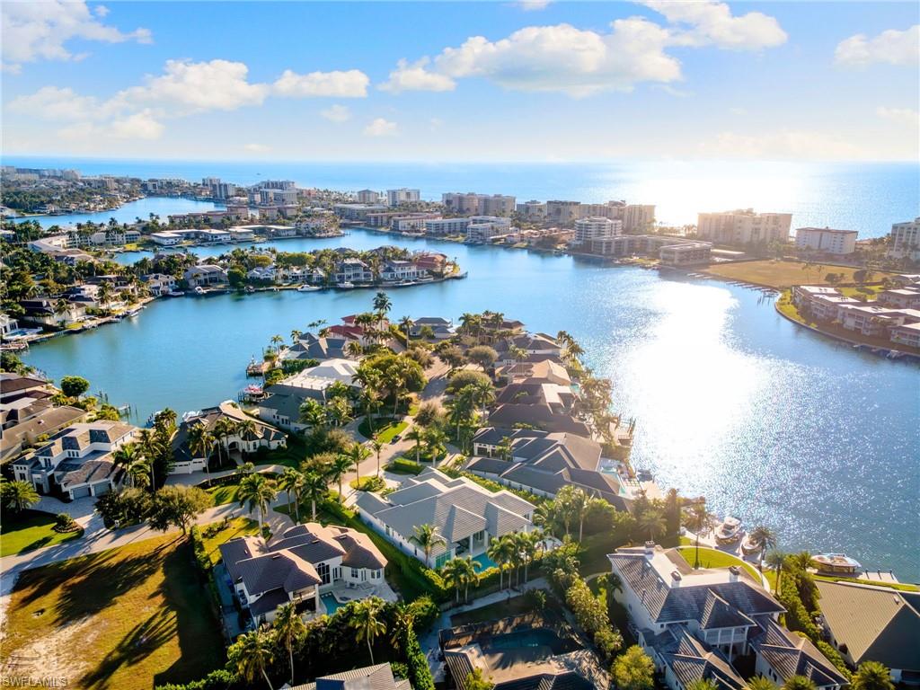 MOORINGS - Residential