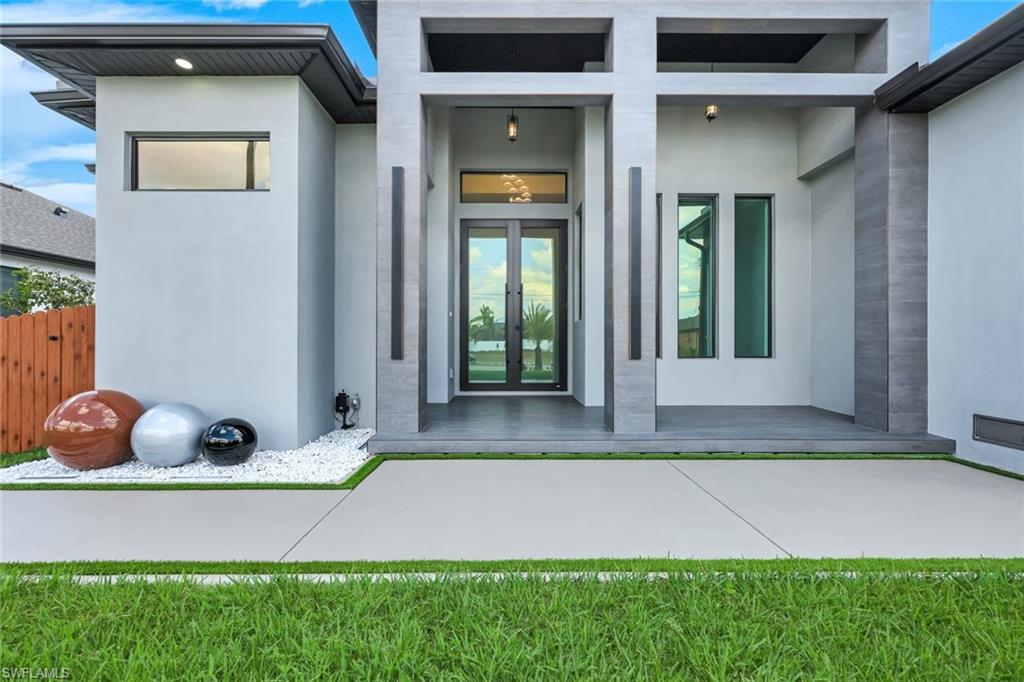 CAPE CORAL - Residential