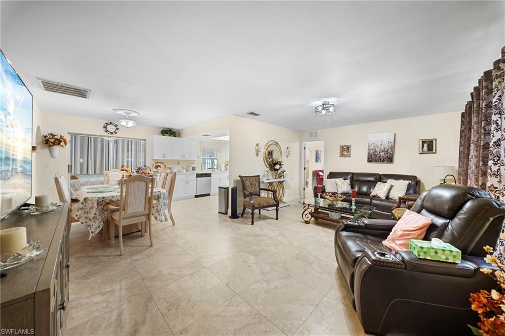 1216 SE 21st PL