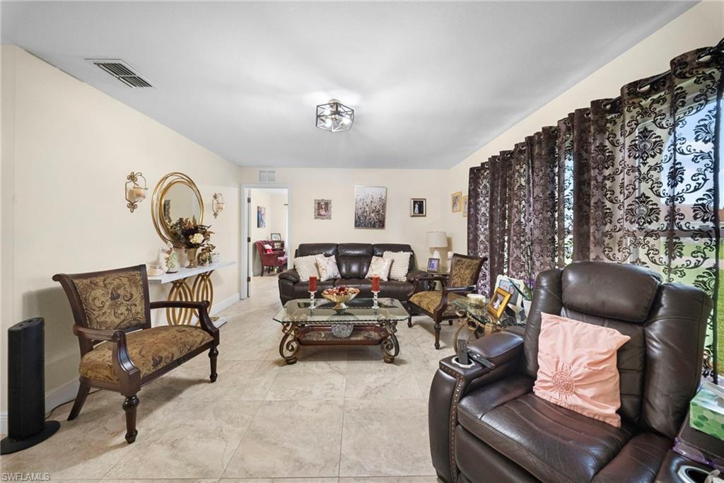 1216 SE 21st PL