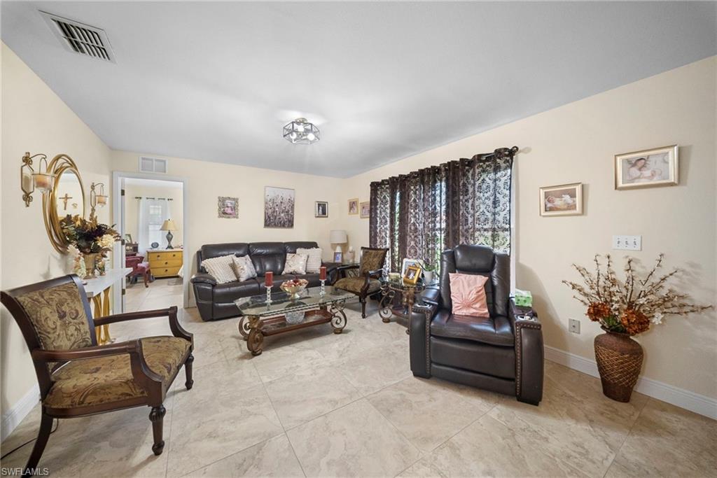 1216 SE 21st PL
