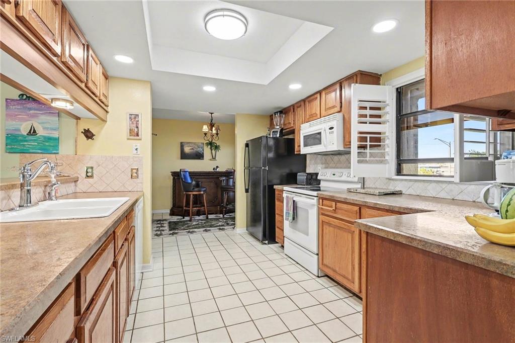 CLIPPER BAY CONDO - Residential