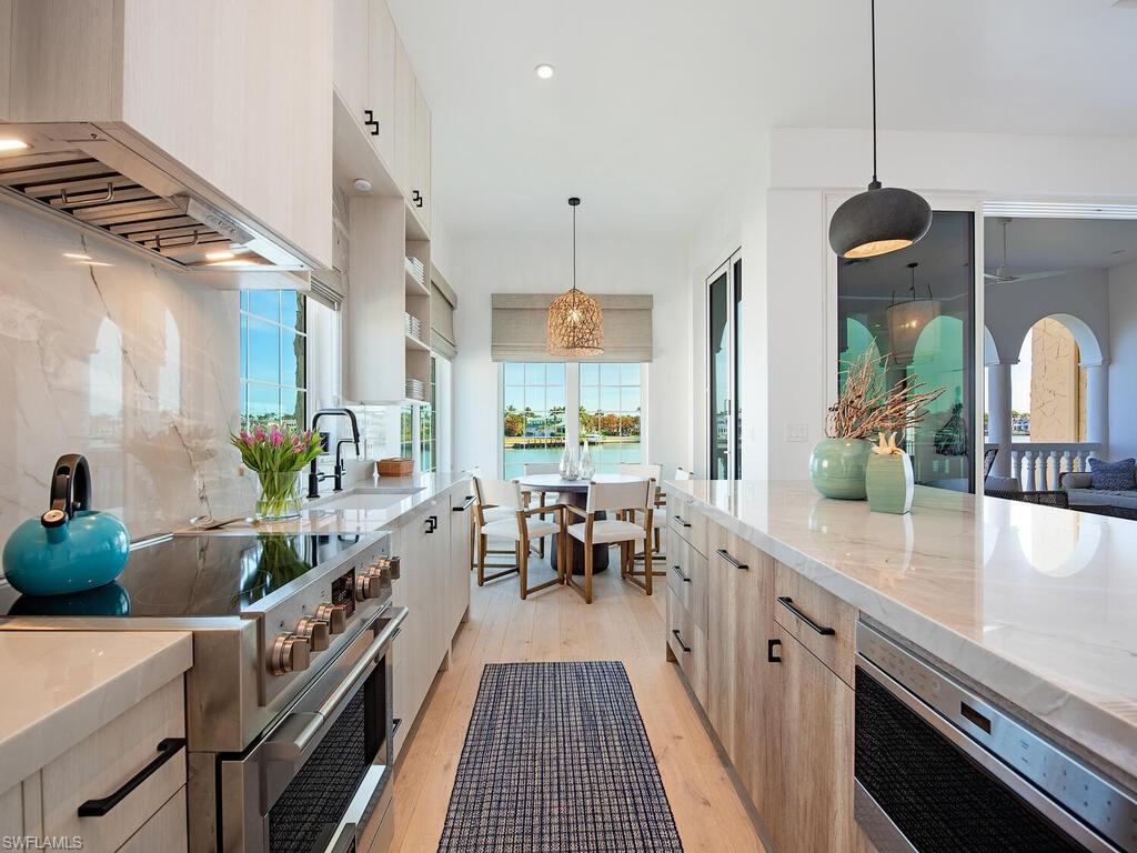 VENETIAN VILLAS - Residential