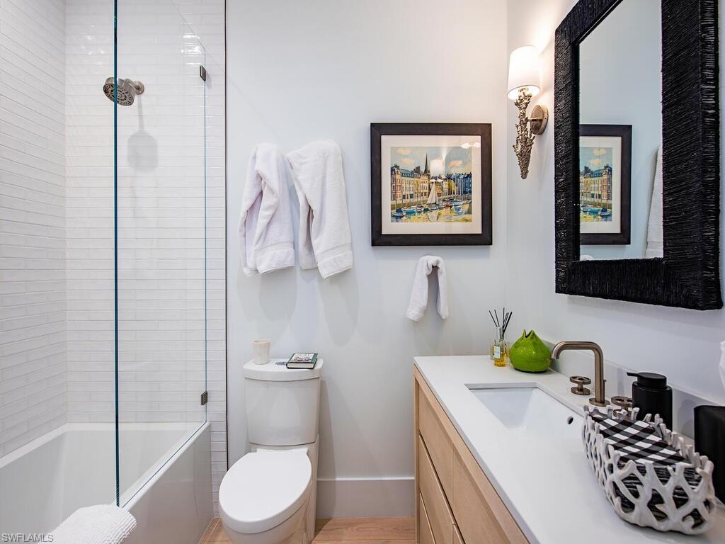 VENETIAN VILLAS - Residential