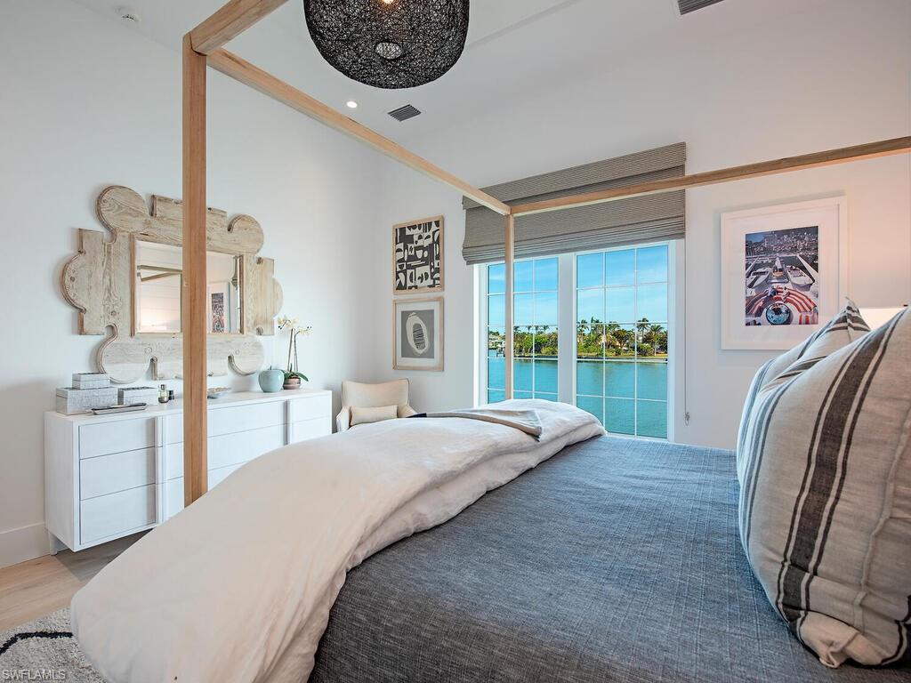 VENETIAN VILLAS - Residential