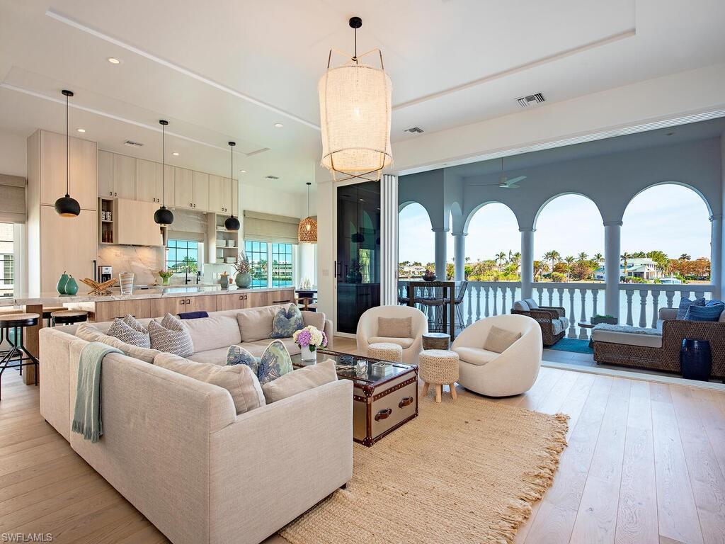 VENETIAN VILLAS - Residential