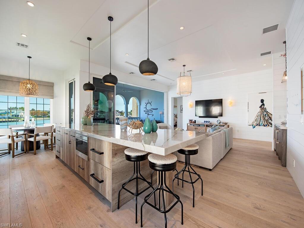 VENETIAN VILLAS - Residential