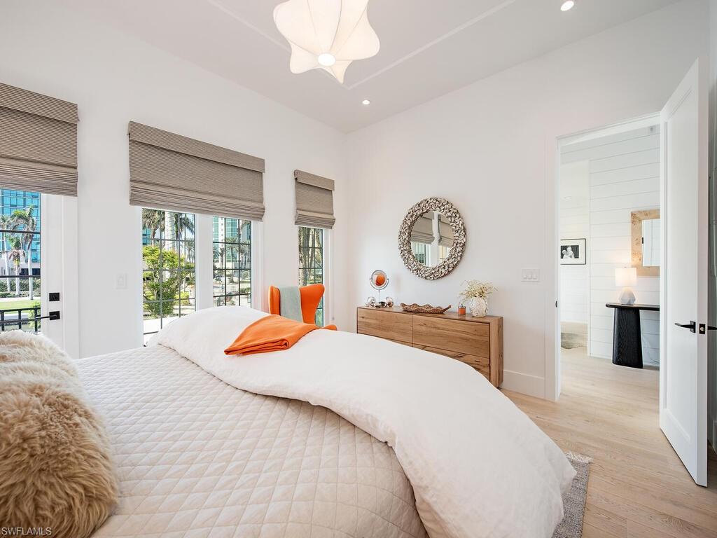 VENETIAN VILLAS - Residential