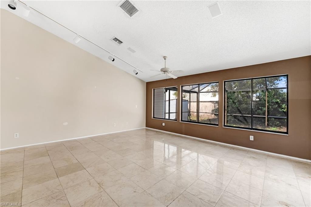 FOXMOOR LAKES - Residential