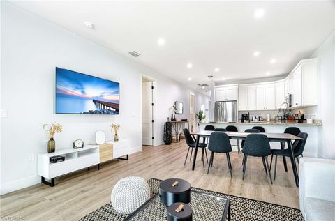 1147 Steeves AVE NAPLES FL 34104