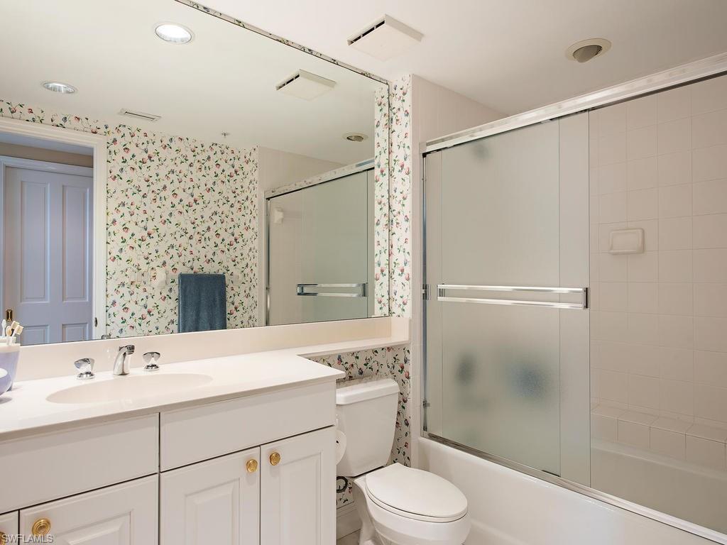 CARLYSLE AT BAY COLONY - Residential