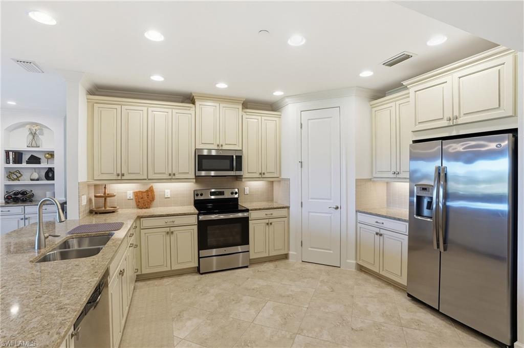 ESPLANADE - Residential