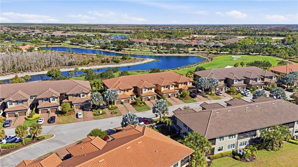 ESPLANADE - Residential