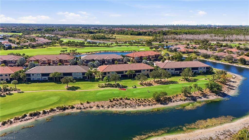 ESPLANADE - Residential