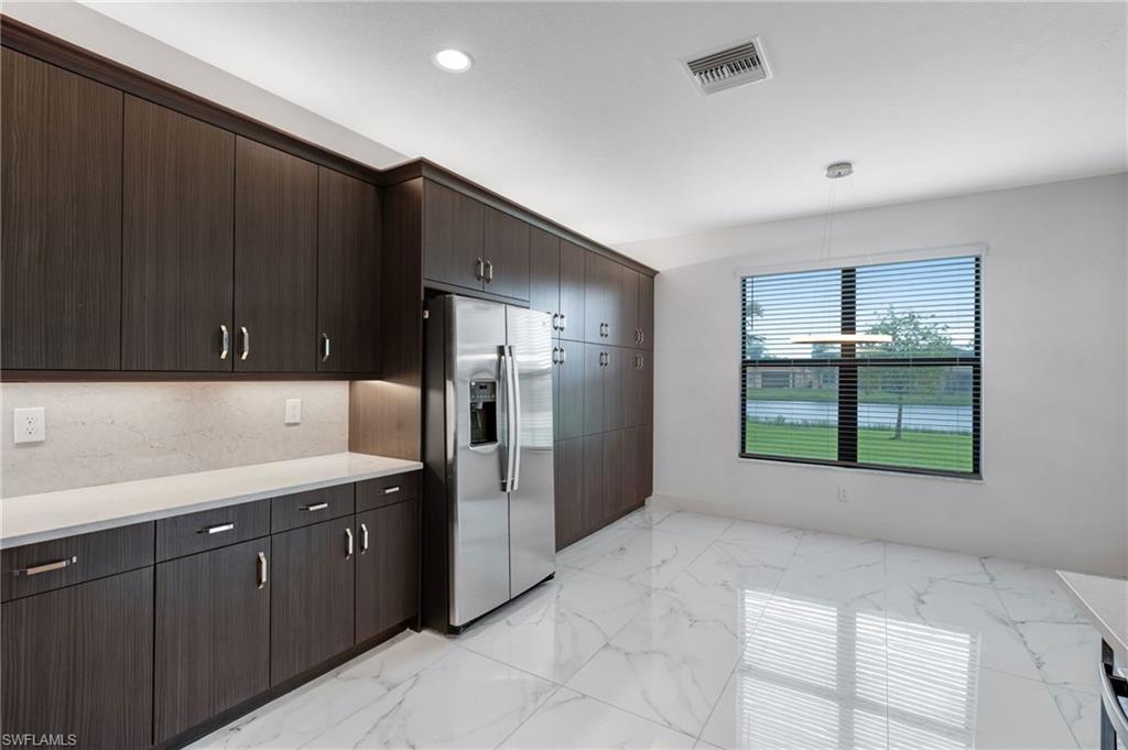 MARINA BAY - Residential Lease