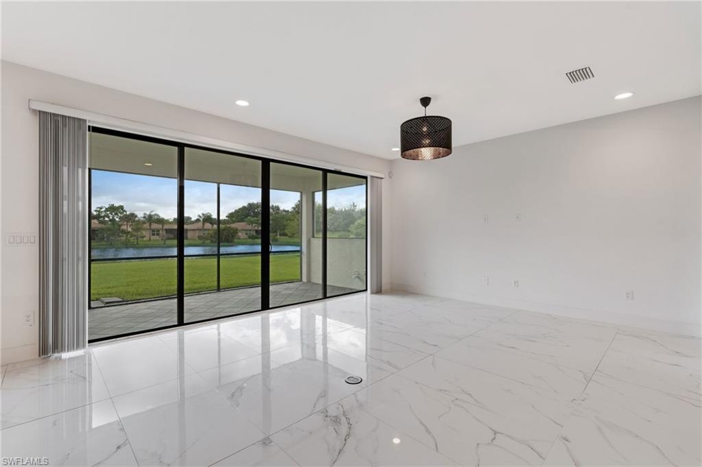 MARINA BAY - Residential Lease