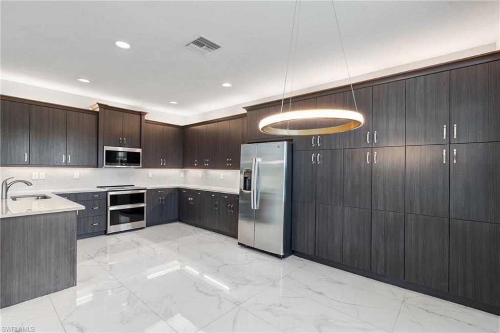 MARINA BAY - Residential Lease