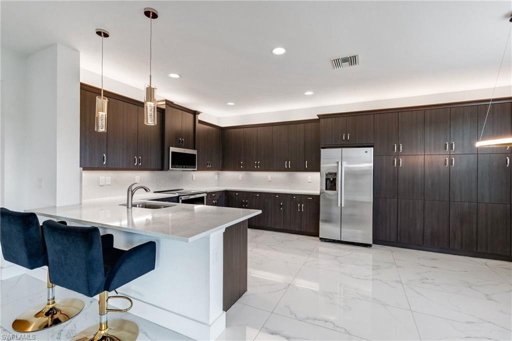 MARINA BAY - Residential Lease