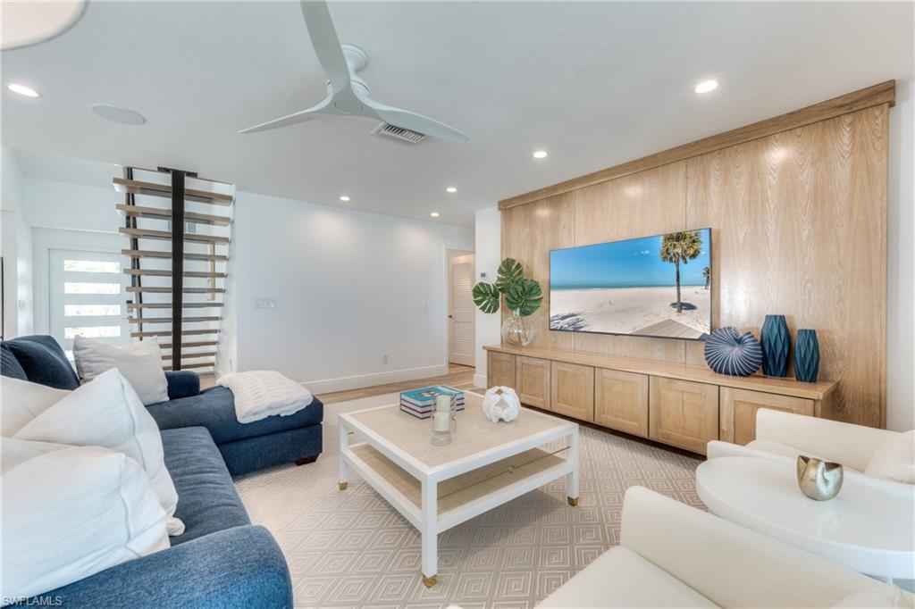 BEACH HOMES - Residential