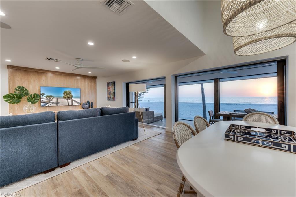 BEACH HOMES - Residential