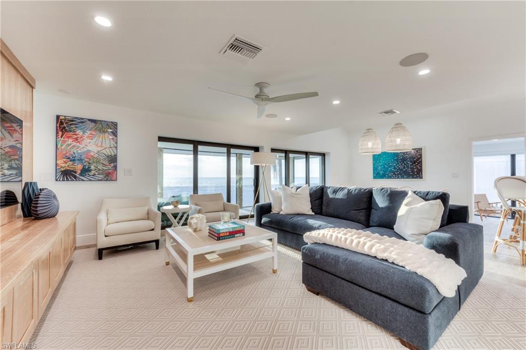 BEACH HOMES - Residential