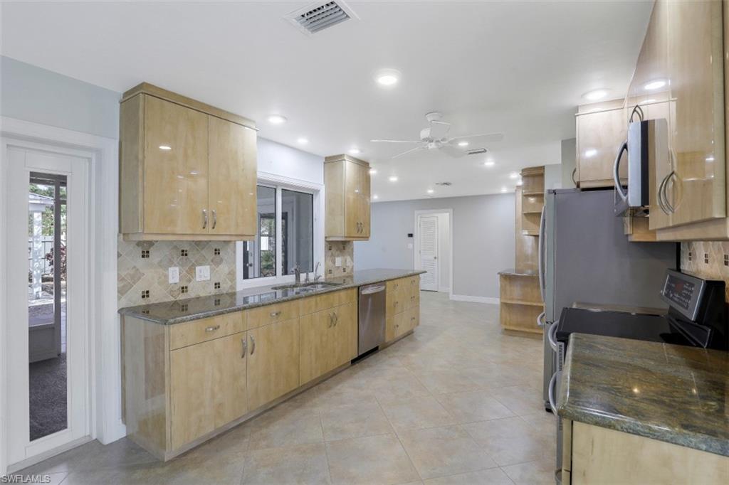 PALM RIVER ESTATES - Residential