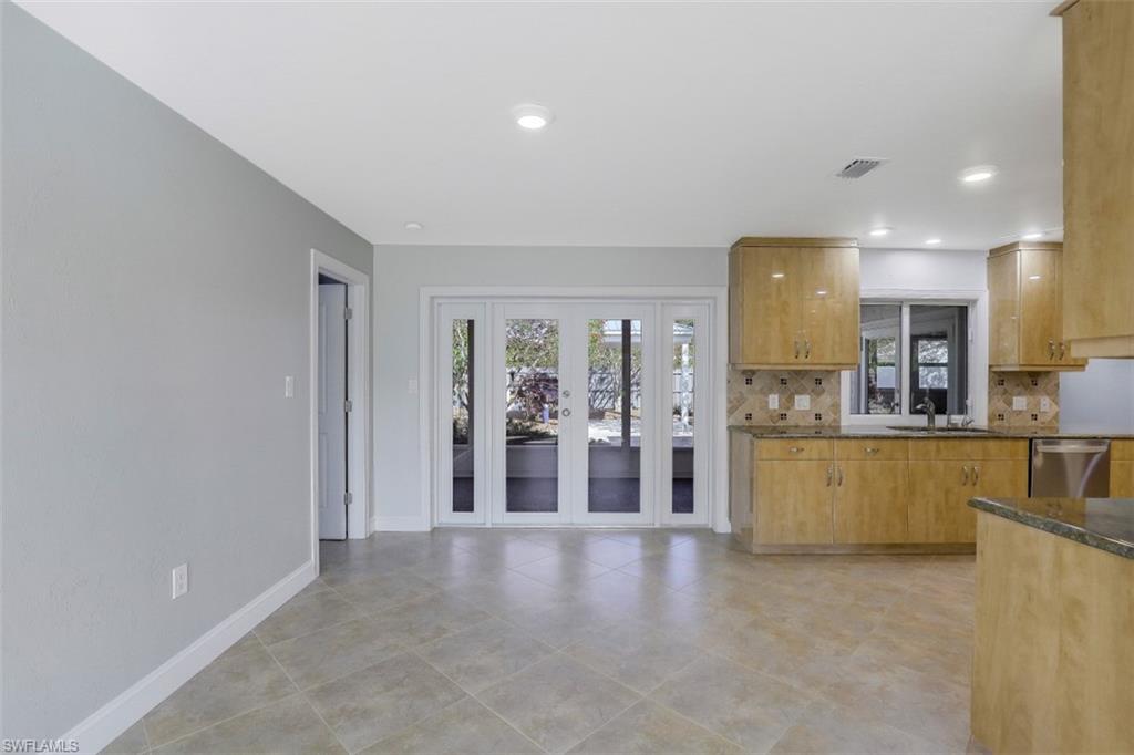 PALM RIVER ESTATES - Residential