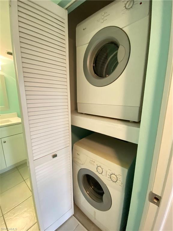 FOXMOOR VILLAGE CONDO - Residential