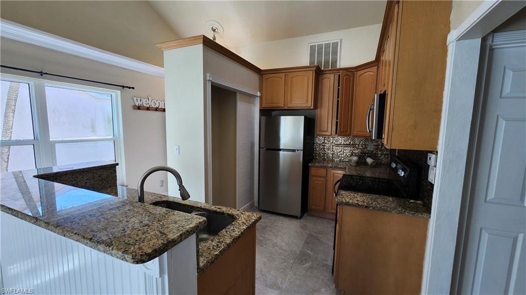 ISLAND PARK WOODS - Residential Lease